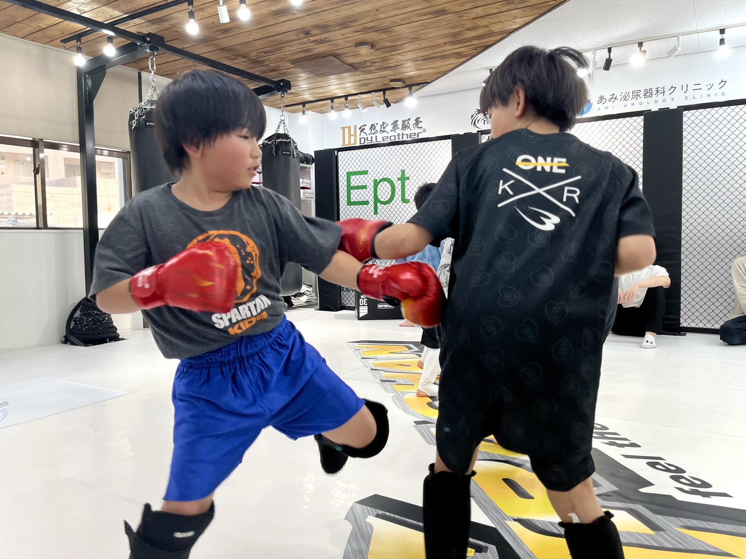 絵を描く子ども