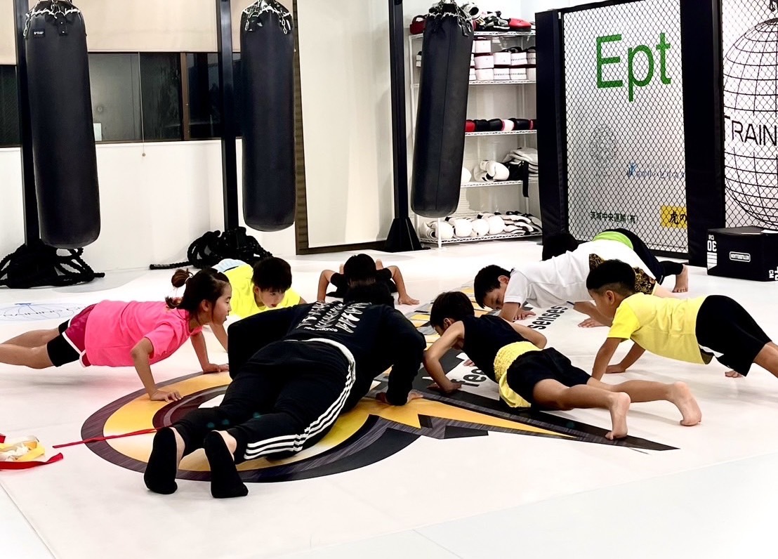 絵を描く子ども